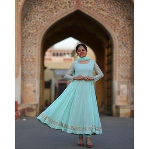 VESTIDO DE TRABAJO BORDADO DE DISEÑADOR GEORGETTE CON DUPATTA AZUL CIELO - Product Image 3