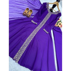 ATRACTIVE GEORGETTE SECUENCIA BORDADO TRABAJO TOP PALAZZO CON DUPATTA MORADO - Product Image 2