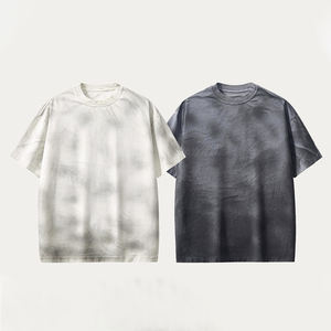 เสื้อยืดโอเวอร์ไซส์ชาย แขนสั้น คอเต่า ผ้าโพลีเอสเตอร์ผสมคอตตอน 280GSM พิมพ์ลายแบบวอช ทรงยาว สวมใส่สบายๆ - Product Image 4