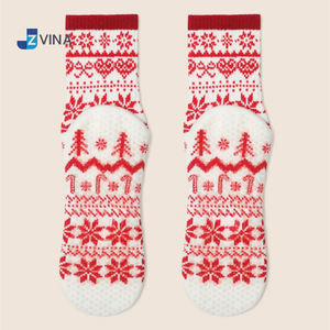 Chaussettes de cheville en jacquard 100 % coton avec logo personnalisé pour jeunes, motif Noël, antidérapantes, rouges et blanches, pour l'hiver, le quotidien, le yoga et le Pilates en studio - Product Image 5