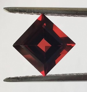 Granate natural/calidad AAA+/si es limpio/granate rojo de Mozambique, corte cuadrado/faceteado/6x6 mm - Product Image 1