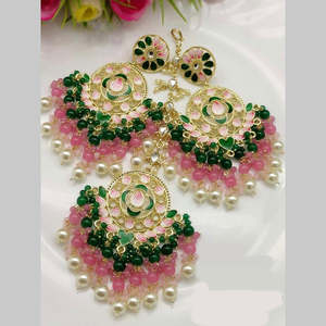 Boucles d'oreilles pendantes en or plaqué avec pierres Kundan et perles Meenakari, avec Maangtikka, bijoux élégants en perles - Product Image 1