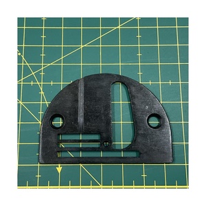 Placa de Agujas de Hierro y Acero A10-12C para Piezas de Máquinas de Coser Industriales A10 de 30-32 mm - Product Image 1