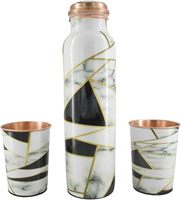 Bouteille d'eau en cuivre artisanale écologique, isolation thermique pour une hydratation pure, moderne, favorise le bien-être, élégante, pour un usage quotidien