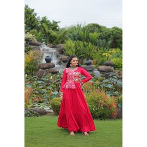 Navratri spécial belle robe traditionnelle chinoise brodée - Product Image 2