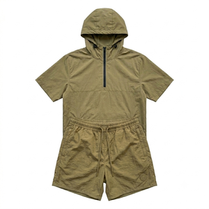 Conjunto Deportivo Personalizado de Nylon, Chaqueta Cortavientos con Cremallera y Pantalones Cortos para Hombre, Ligero, Transpirable y Liso - Product Image 1