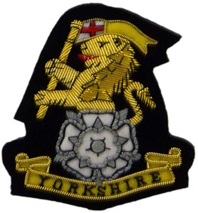 2026 Top Ranking Customized Hand Embroidered 3D Felt Sew-On Patch Blazer Badge University Tactical Crest Gold Wire OEM Services - Product Image 5