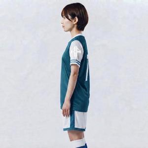 Maillot de football tendance pour femmes avec impression sublimée et logo blanc, 100% polyester haute qualité, manches courtes - Product Image 4