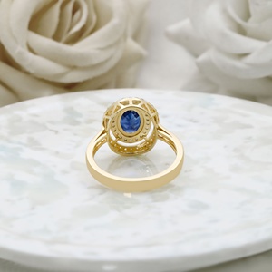 Bague de fiançailles ovale en or jaune 14 carats avec saphir bleu et double halo de diamants, cadeau de luxe, bijoux fins, pierre précieuse authentique, vente en gros - Product Image 4