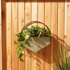 Macetero colgante de pared galvanizado de diseño minimalista para plantas verdes del hogar, macetero de metal de diseño geométrico ecológico - Product Image 1