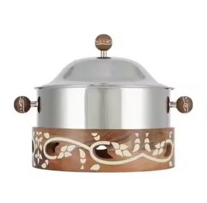 Elegante Cazuela de Malla Metálica, Calentador de Alimentos Premium, Servidor de Buffet con Cúpula de Acero Inoxidable y Base Geométrica Dorada Forjada - Product Image 4