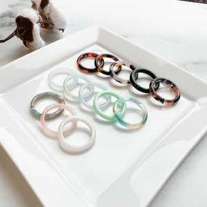 Anillo de boda de resina acrílica multicolor, grande, exagerado, geométrico, cuadrado, en racimo, clásico, moderno, de verano, nuevo, al por mayor - Product Image 2
