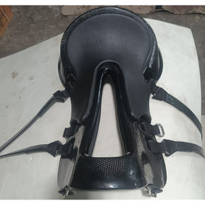 EN VENTA: Sillas de Montar Sintéticas Podium Endurance con Herrajes Resistentes a la Oxidación, Tallas 14, 15, 16, 17, 18, Precio en Dólares, Se Aceptan Tarjetas de Crédito - Product Image 2