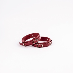 Fabricant de dispositifs de retenue de lit BDSM-0109 personnalisés en stock pour adultes en cuir de vachette menottes de cuisse jouets sexuels de différentes couleurs - Product Image 2