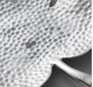Plateau de service en métal brossé fait main avec surface texturée martelée pour usage résidentiel – Élégante assiette de service pour table - Product Image 2