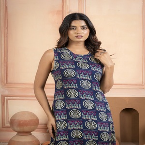 ชุดคุर्ติพิมพ์ลายสีน้ำเงินสำหรับผู้หญิง ชุดกางเกงขายาวแบบไม่มีแขน สไตล์ชาติพันธุ์ ชุดคุर्ติทรงตรงแบบลำลอง - Product Image 6