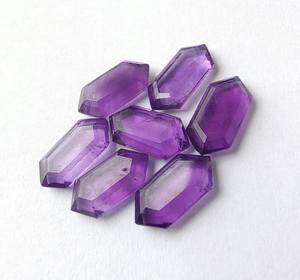 อเมทิสต์ธรรมชาติทรงหกเหลี่ยมเจียระไนแบบแท็บเล็ต  ขนาดปรับเทียบแล้ว สำหรับทำเครื่องประดับ พลอยหลวม - Product Image 2