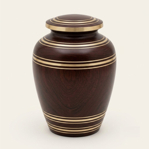 Urna funeraria artesanal de latón para cenizas humanas adultas, acabado moderno en marrón y dorado, al precio más bajo. - Product Image 1