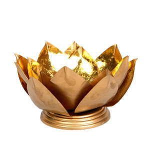 La superficie metálica reflectante amplifica la luz de las velas creando un ambiente cálido y acogedor en segundos, una llegada fantástica. - Product Image 4