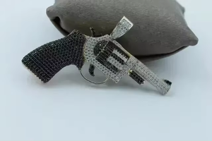 Pendentif pistolet Hip Hop en argent 925, serti de moissanite VVS, bijou de mode bling pour homme - Product Image 4