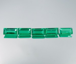 Piedra Preciosa de Esmeralda Cultivada en Laboratorio, 3.80 Quilates, Corte Cojín Verde (8X4mm), HAYAAT GEMS, para Joyería - Product Image 5