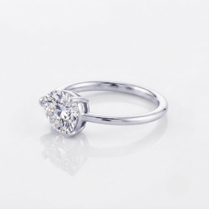 Anillo Solitario Clásico Rhaya Jewels de Plata de Ley 925 con Baño de Rodio y Circonita Corte Pera, Engaste de Garra, Delicado, para Aniversario de Mujer - Product Image 3