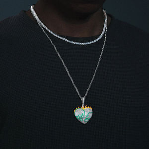 Colgante de Plata con Forma de Corazón y Cristales de Imitación, Diseño de Llama, Microincrustaciones, Estilo Hiphop, Amuleto para Hombre, Regalo - Product Image 1
