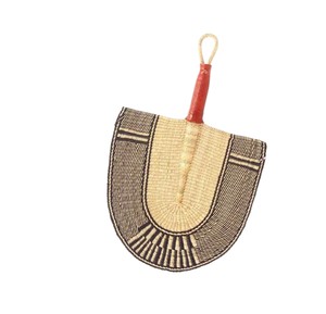 Abanico de paja tejido negro beige, hecho a mano, ecológico, con diseño geométrico étnico, abanico refrescante para fiestas de verano y playa. - Product Image 2