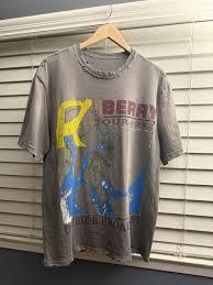 เสื้อยืดคอตตอนหนาน้ำหนักมาก พิมพ์ลายกราฟิกวินเทจ "Berry Tour 1993" สีเทา สไตล์สตรีทแวร์สำหรับผู้ชาย ปี 2026 พร้อมโลโก้แบบกำหนดเอง - Product Image 2