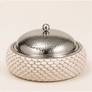 Casserole artisanale incrustée de nacre avec couvercle en acier inoxydable martelé, pot isotherme pour service hôtelier et mariage - Product Image 3