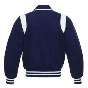 เสื้อแจ็คเก็ตวาร์ซิตี้แบบมีฮู้ดสำหรับผู้ชายและผู้หญิง สไตล์ Letterman  ปักโลโก้ตามสั่ง ผลิตในประเทศปากีสถาน ปี 2025 - Product Image 3