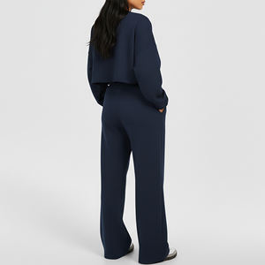 Ensemble sweat à capuche court et pantalon de jogging évasé 100 % coton 350 g/m² léger, couleur unie, tendance, deux pièces, vente en gros OEM/ODM - Product Image 3