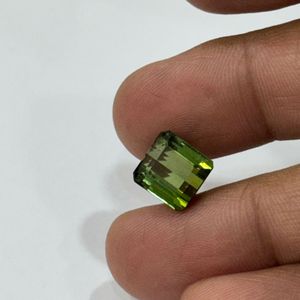 Excellente tourmaline verte naturelle, taille octogonale fantaisie, 7,25 carats, pureté loupe, pierre précieuse non montée, qualité AAAA, Madagascar, qualité joaillerie fine - Product Image 1