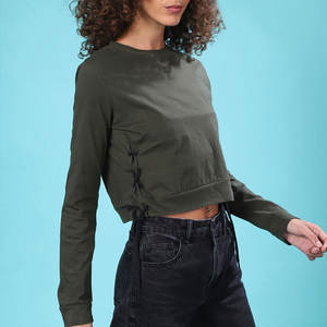 Nouveau T-shirt court à manches longues pour femme, couleur unie et design tendance, avec imprimé. - Product Image 2