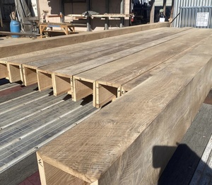 Las vigas estructurales de madera dura Old Barn Faux Wood cuentan con la madera de Granero recuperada y desgastada - Product Image 2