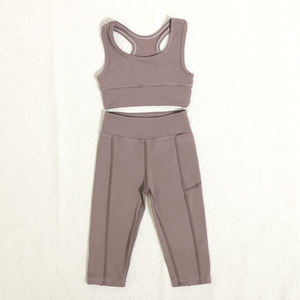 Conjunto de yoga de alta calidad para niños, sin espalda, estilo boutique, ropa deportiva de verano para niños, estilo racerback, conjuntos de yoga para niñas pequeñas. - Product Image 6