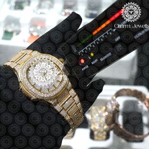 Reloj de Lujo Charm_Jewells, Dorado, 45mm, Redondo, Analógico, de Cuarzo, para Hombre, con Esfera de Cristal de Zafiro y Bisel de Diamantes - Product Image 2