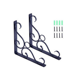 Gancho de Pared de Hierro Forjado Resistente, Diseño Curvo, Soporte para Colgar en Interiores y Exteriores - Product Image 6