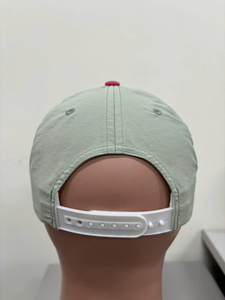 Casquette Snapback à 5 Panneaux en Coton et Nylon, Bicolore, avec Logo Ajustable, Confortable, Classique, Quatre Saisons, Fabriquée en Usine au Vietnam - Product Image 3