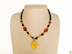 Handmade <b>Resin</b> Necklace for Women Unique <b>Epoxy</b> <b>Resin</b> Pendant Jewelry with Floral Glitter Design Fashion Statement Necklace - Product Image 4