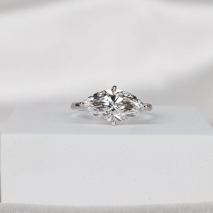 แหวนเพชรเม็ดเดี่ยวทรงมาร์คีส์ 3 กะรัต สร้างในห้องปฏิบัติการ หรูหรา ได้รับการรับรองจาก IGI สี E ทองคำขาว 14K แหวนหมั้น ของขวัญสำหรับเธอ - Product Image 5
