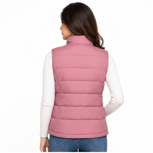 Doublure intérieure matelassée, fermeture sécurisée et coupe décontractée, gilet matelassé pour femme, confectionné en tissu extérieur résistant à l'eau, doux. - Product Image 2