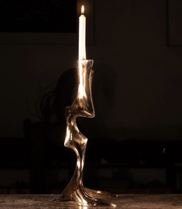 Candelabro Escultural de Latón Hecho a Mano, de Dos Brazos, para Velas Cónicas, Decoración del Hogar, Centro de Mesa, Lujoso, Ecológico, Resistente al Calor - Product Image 5