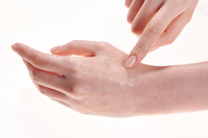 แผ่นแปะสิวทีทรี ซิก้า EZ Touch ขนาด 12 มม. - แผ่นแปะไฮโดรคอลลอยด์แบบใส ช่วยลดรอยสิว พร้อมการดูแลผิวอย่างอ่อนโยน - Product Image 3
