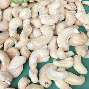 Oferta Especial: Nueces de Anacardo LP1, Libres de Impuestos, Origen Vietnam, Empresa Santigo - Product Image 1