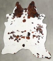 Tapis en cuir de vachette tricolore naturel, marron, noir, blanc, en peau de vache véritable avec poils, tapis en cuir véritable pour décoration de salon, vente en gros OEM