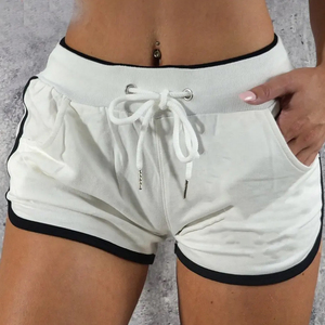 Shorts de yoga et de course pour femme, taille haute, blanc, coupe sirène, avec bordure noire, en polaire respirante, taille élastique, séchage rapide, logo personnalisé - Product Image 1