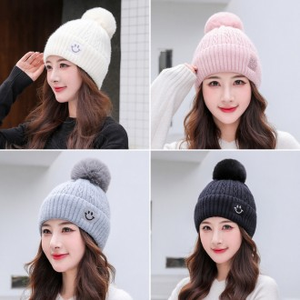 Cappello da donna in pelliccia invernale berretto Casual alla moda lavorato a maglia con grande sconto Golji Smile Hat - Product Image 1