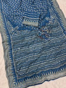 Sari de Seda Estampado de Diseño de Lujo con Blusa, Estilo Bollywood, para Fiestas, Sari Étnico Indio - Product Image 2