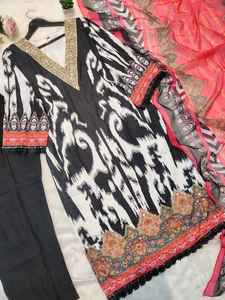 Traje Salwar de Algodón Maslin Indio de Diseño Moderno y Más Vendido, con Bordado Exclusivo, Ropa Étnica Elegante para Mujer para Fiestas - Product Image 3